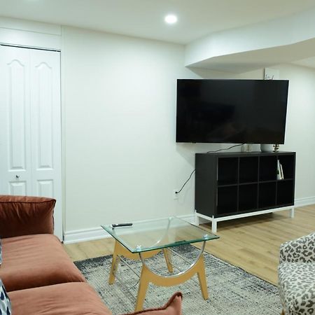 Spacious 2-Bed-Room Near Yonge & Major Mackenzie ริชมอนด์ฮิลล์ ภายนอก รูปภาพ