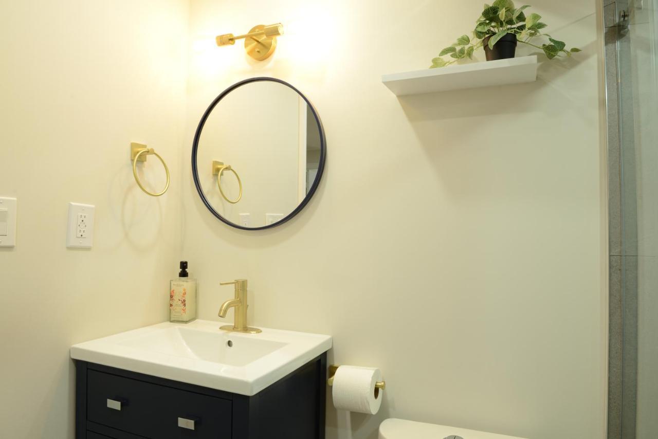 Spacious 2-Bed-Room Near Yonge & Major Mackenzie ริชมอนด์ฮิลล์ ภายนอก รูปภาพ