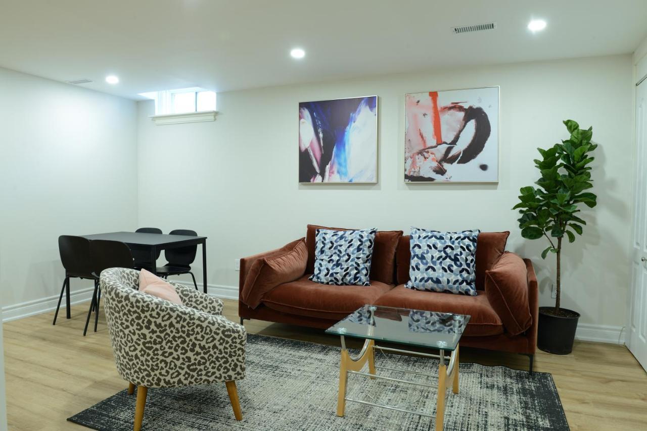Spacious 2-Bed-Room Near Yonge & Major Mackenzie ริชมอนด์ฮิลล์ ภายนอก รูปภาพ
