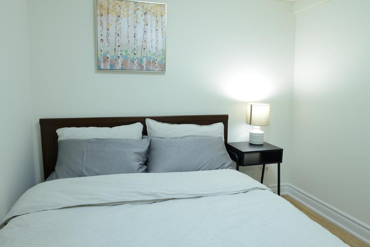 Spacious 2-Bed-Room Near Yonge & Major Mackenzie ริชมอนด์ฮิลล์ ภายนอก รูปภาพ