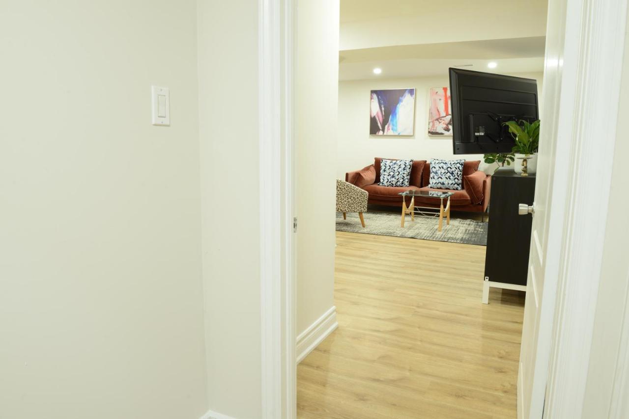 Spacious 2-Bed-Room Near Yonge & Major Mackenzie ริชมอนด์ฮิลล์ ภายนอก รูปภาพ