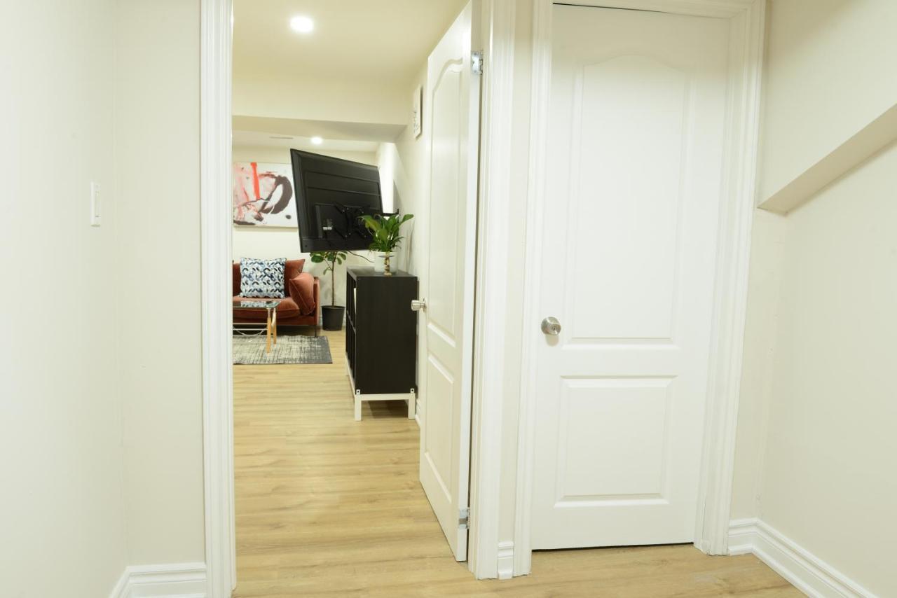 Spacious 2-Bed-Room Near Yonge & Major Mackenzie ริชมอนด์ฮิลล์ ภายนอก รูปภาพ