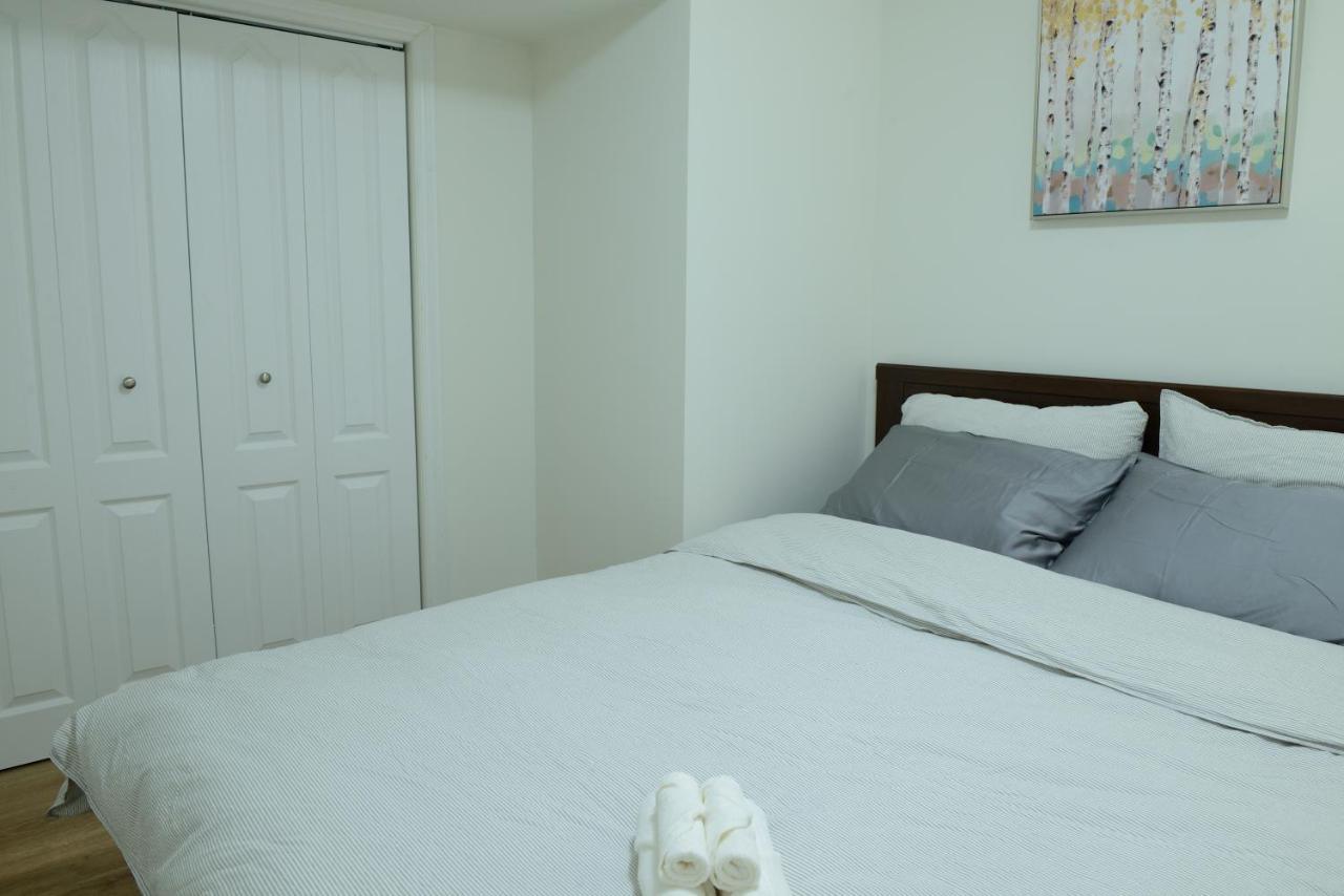 Spacious 2-Bed-Room Near Yonge & Major Mackenzie ริชมอนด์ฮิลล์ ภายนอก รูปภาพ